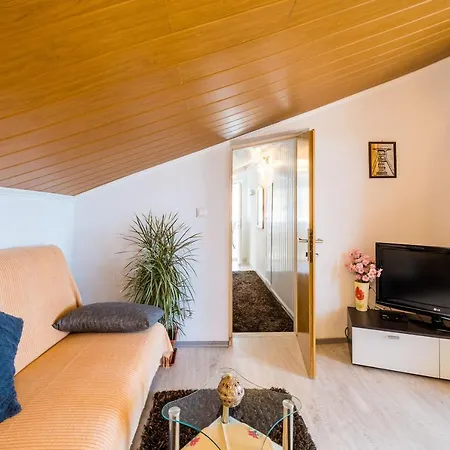Gostinjska kuća Marija Adriatic 3*